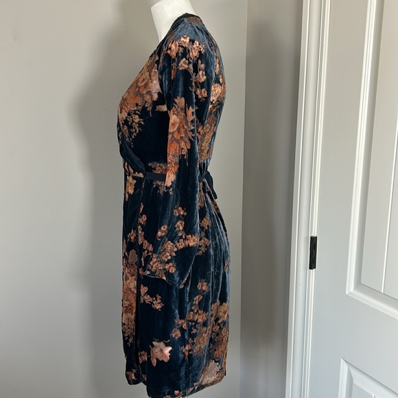 Anthropologie Eri and Ali Enya Velvet Burnout Wrap Dress Navy Blue Sz S NEW - Picture 7 of 14